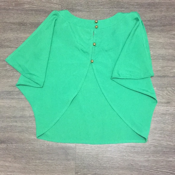 Open back green shirt - Picture 3 of 3